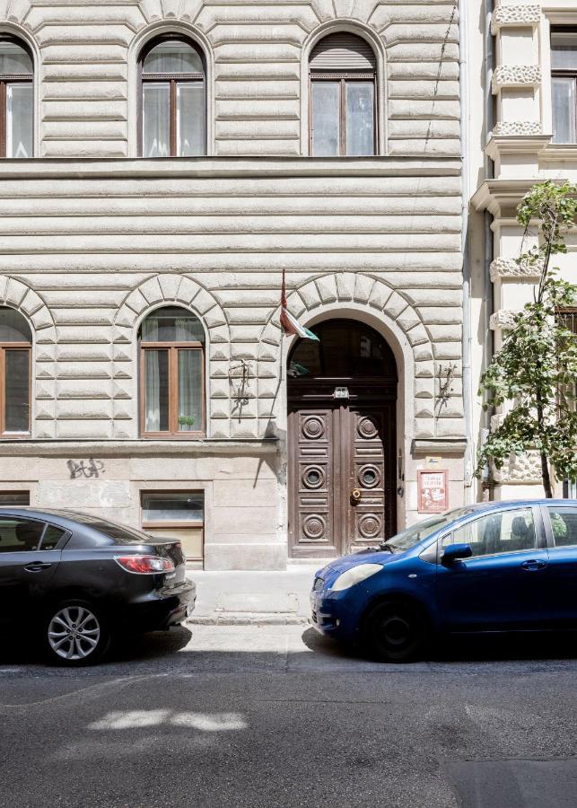 Luxe, Historic Home Downtown Landmarks 19 Century Budapest Exterior foto
