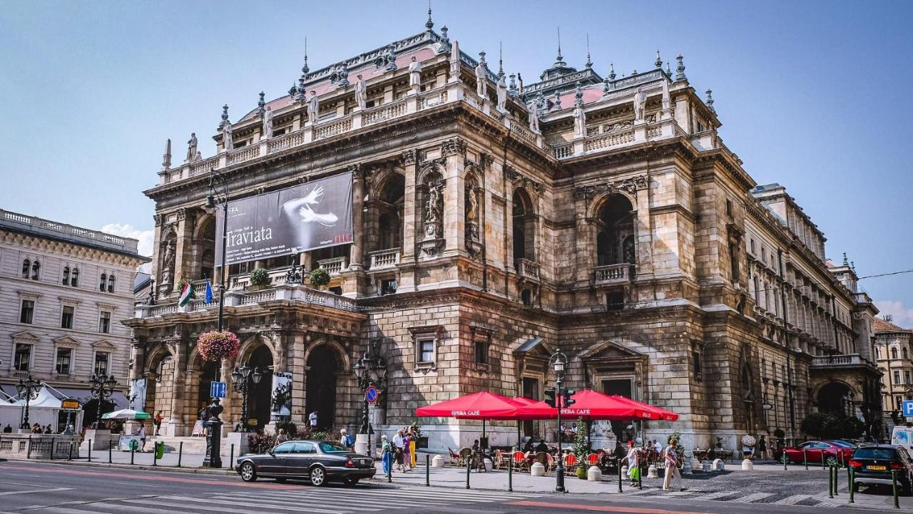 Luxe, Historic Home Downtown Landmarks 19 Century Budapest Exterior foto